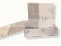 Album rivestito in carta moonrock e carta naturale con inserti floreali.cm 35,0x35,0